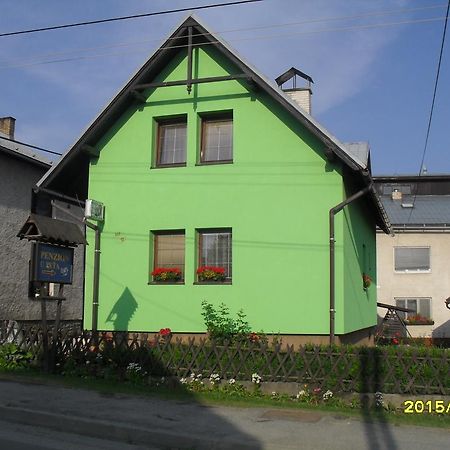 Penzion U Peta Hrustin Exteriör bild